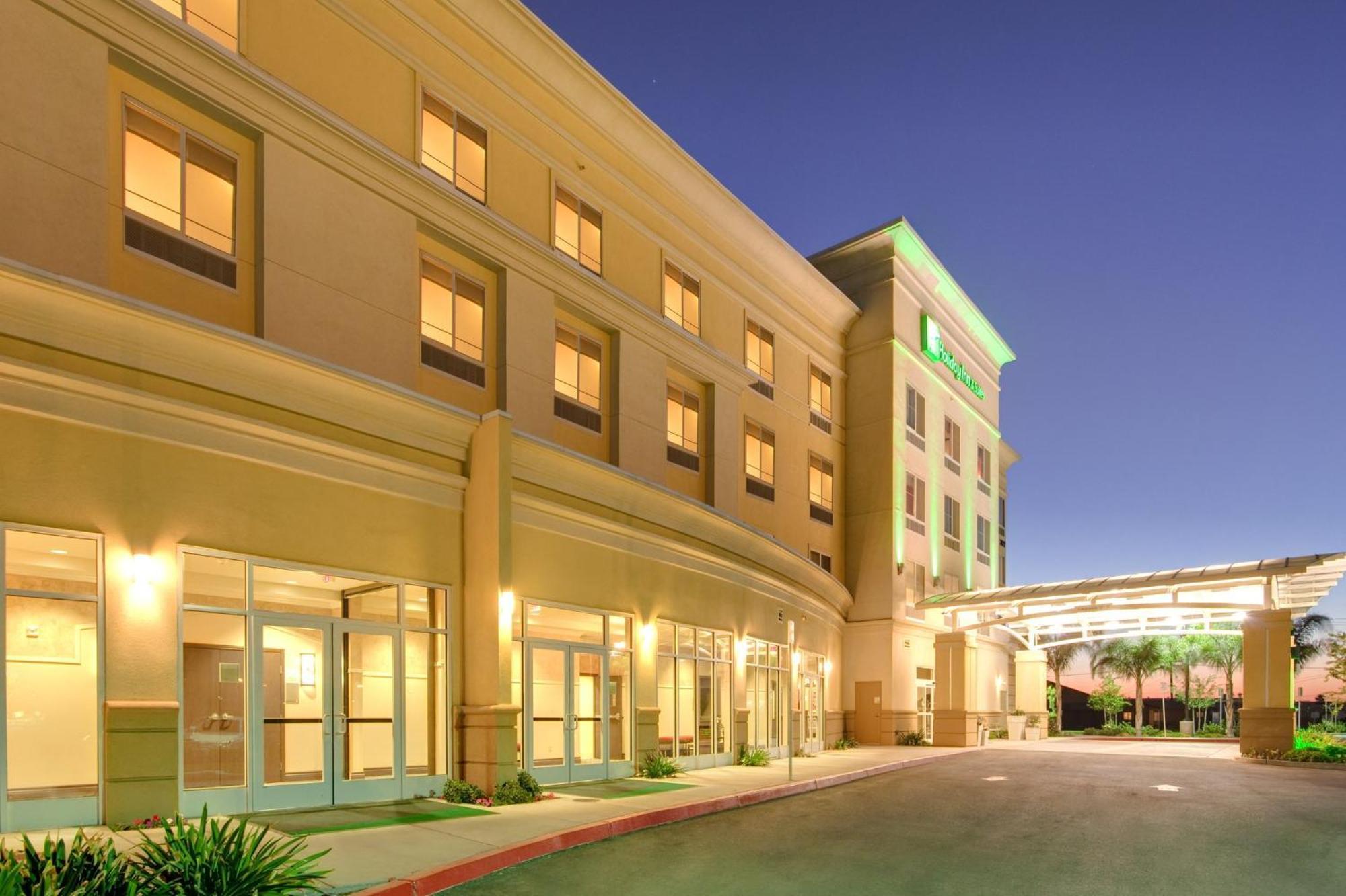 Holiday Inn & Suites Bakersfield By Ihg Extérieur photo