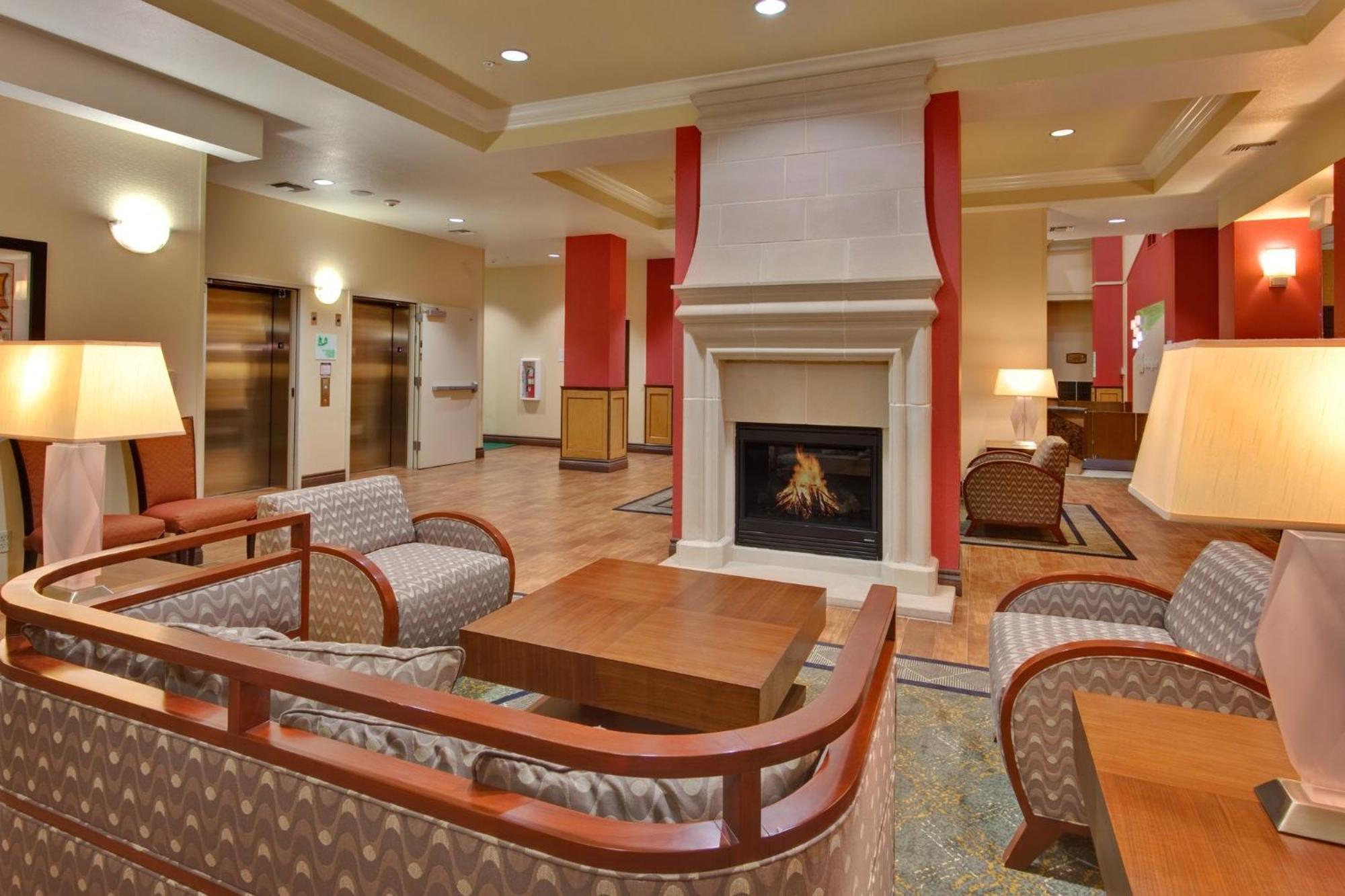 Holiday Inn & Suites Bakersfield By Ihg Extérieur photo